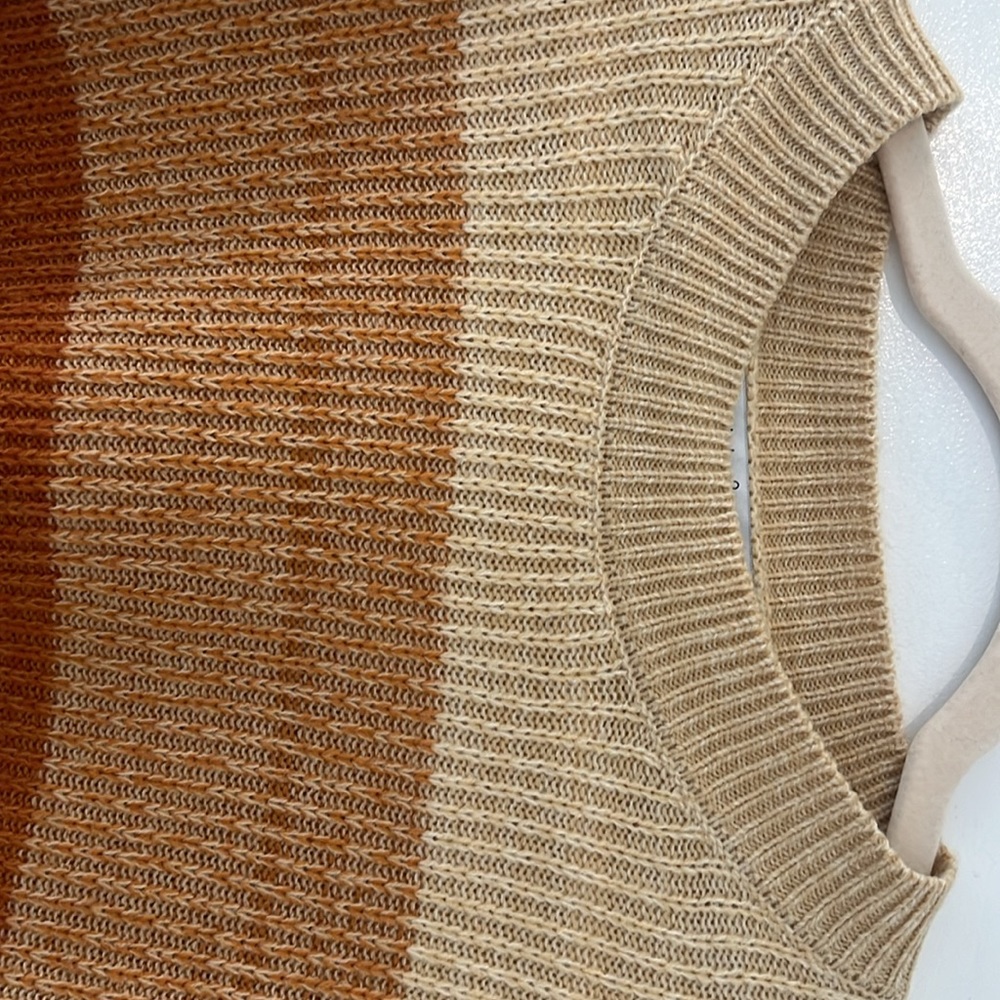 Sweater - Picture 5 of 5